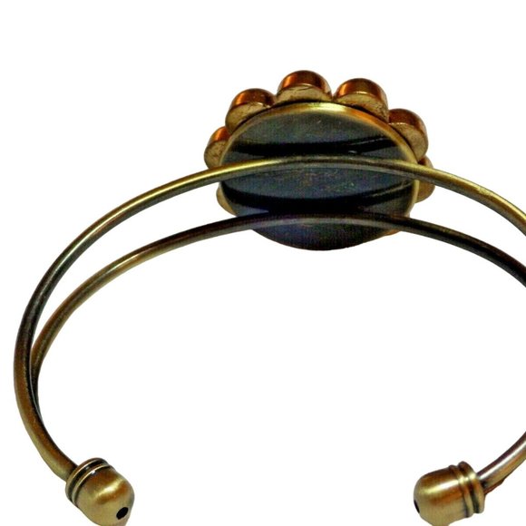 Vintage Button Bracelet Handcrafted Gold Back CAbochon 6 to 8 inch - Picture 2 of 3